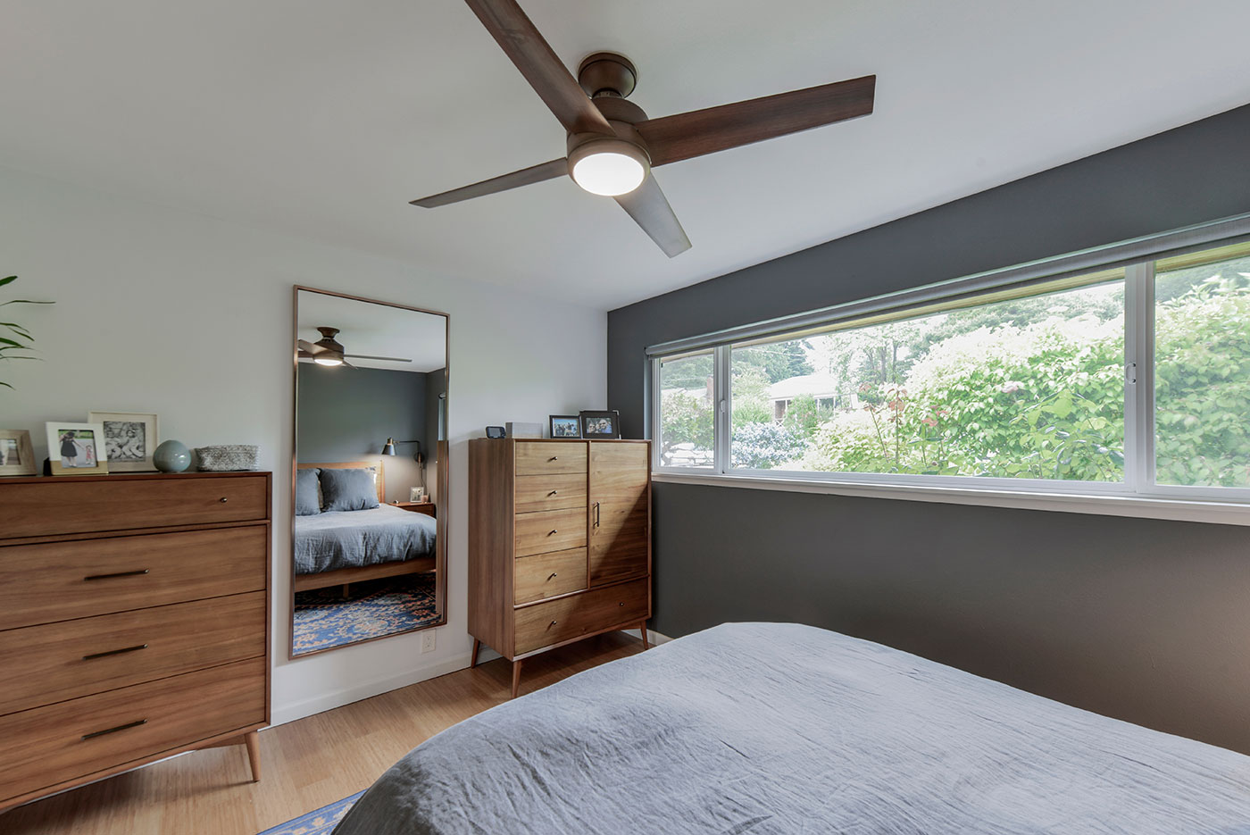Seasonal Ceiling Fan Direction Save On Energy How To Set Your Ceiling Fan Direction For Each Season